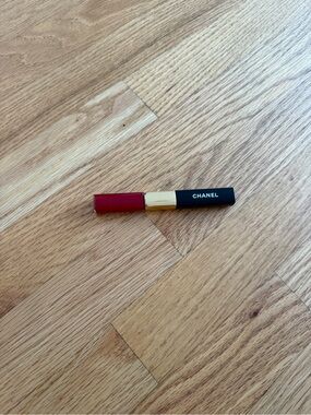 Chanel Le Rouge Duo Ultra Tenue Gloss and Daring Red